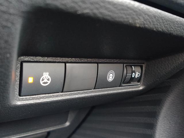 ノート X FOUR ハイブリッド4WD/ナビ/バックカメラ/エマージェンシーブレーキ/シートヒーター/ステアリングヒーター/インテリジェントキー/プッシュスタート/ETC/USB/アップルあんしんライト保証1年付き(9枚目)