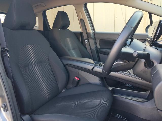 ノート X FOUR ハイブリッド4WD/ナビ/バックカメラ/エマージェンシーブレーキ/シートヒーター/ステアリングヒーター/インテリジェントキー/プッシュスタート/ETC/USB/アップルあんしんライト保証1年付き(10枚目)