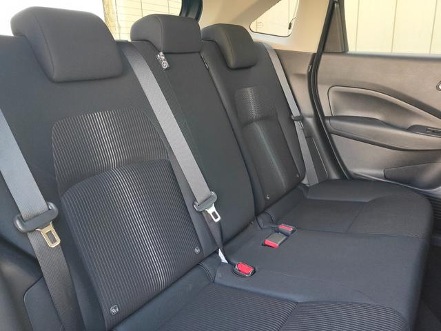 ノート X FOUR ハイブリッド4WD/ナビ/バックカメラ/エマージェンシーブレーキ/シートヒーター/ステアリングヒーター/インテリジェントキー/プッシュスタート/ETC/USB/アップルあんしんライト保証1年付き(11枚目)