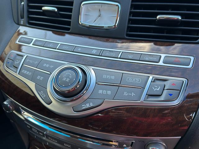 フーガ 370GT FOUR 黒本革シート/純正ナビ/フルセグTV/アラウンドビューモニター/エマージェンシーブレーキ/レーダークルコン/LEDヘッドライト/シートベンチレーション/パワーシート/ETC/全方位運転支援システム(11枚目)