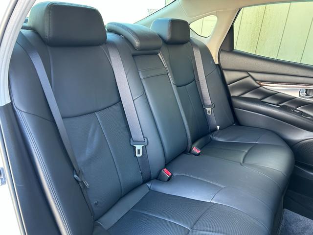 フーガ 370GT FOUR 黒本革シート/純正ナビ/フルセグTV/アラウンドビューモニター/エマージェンシーブレーキ/レーダークルコン/LEDヘッドライト/シートベンチレーション/パワーシート/ETC/全方位運転支援システム(15枚目)