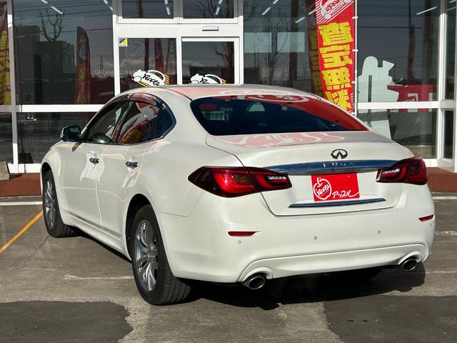 フーガ 370GT FOUR 黒本革シート/純正ナビ/フルセグTV/アラウンドビューモニター/エマージェンシーブレーキ/レーダークルコン/LEDヘッドライト/シートベンチレーション/パワーシート/ETC/全方位運転支援システム(19枚目)