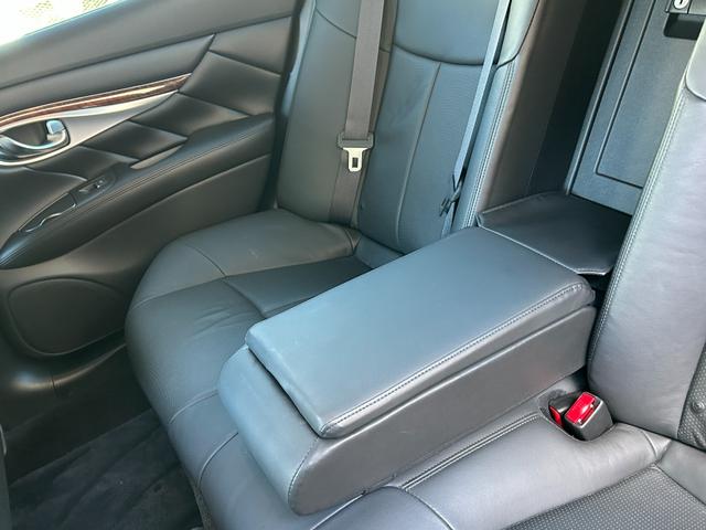 フーガ 370GT FOUR 黒本革シート/純正ナビ/フルセグTV/アラウンドビューモニター/エマージェンシーブレーキ/レーダークルコン/LEDヘッドライト/シートベンチレーション/パワーシート/ETC/全方位運転支援システム(48枚目)