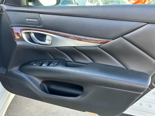 フーガ 370GT FOUR 黒本革シート/純正ナビ/フルセグTV/アラウンドビューモニター/エマージェンシーブレーキ/レーダークルコン/LEDヘッドライト/シートベンチレーション/パワーシート/ETC/全方位運転支援システム(50枚目)