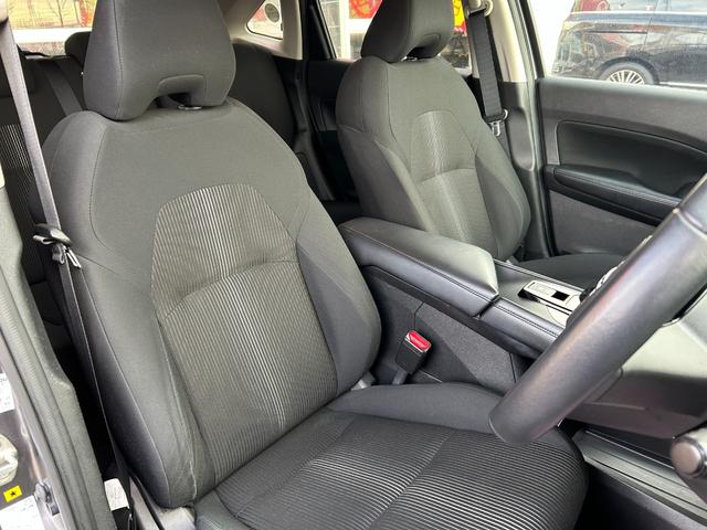 ノート X FOUR ハイブリッド4WD/ナビ/バックカメラ/ドラレコ/ETC/エマージェンシーブレーキ/シートヒーター/ステアヒーター/インテリジェントキー/プッシュスタート/車検整備付/アップルあんしんライト保証1年付(11枚目)