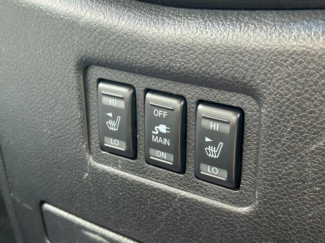 エルグランド 350ハイウェイスターホワイトレザーアーバンクロム 4WD/リアエンターテイメントシステム/フリップダウンモニター/純正ナビ/フルセグTV/全方位カメラ/白革/パワーシート/シートヒーター/衝突被害軽減ブレーキ/両側パワスラ/パワーバックドア/LED(12枚目)