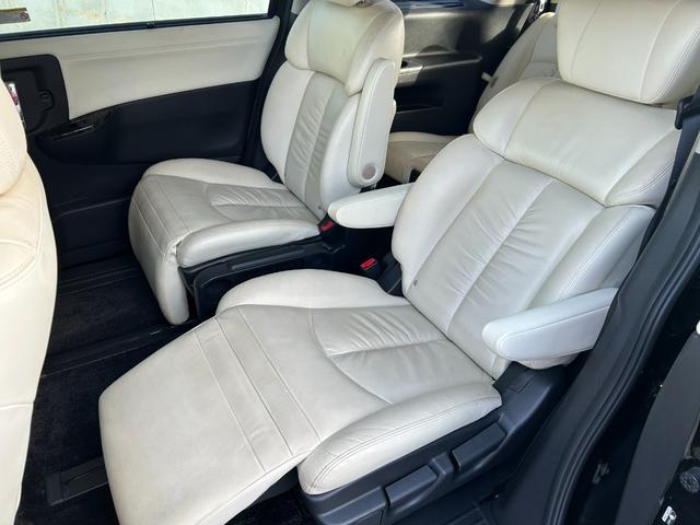 エルグランド 350ハイウェイスターホワイトレザーアーバンクロム 4WD/リアエンターテイメントシステム/フリップダウンモニター/純正ナビ/フルセグTV/全方位カメラ/白革/パワーシート/シートヒーター/衝突被害軽減ブレーキ/両側パワスラ/パワーバックドア/LED(16枚目)