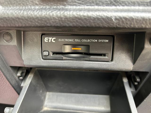 エルグランド 350ハイウェイスターホワイトレザーアーバンクロム 4WD/リアエンターテイメントシステム/フリップダウンモニター/純正ナビ/フルセグTV/全方位カメラ/白革/パワーシート/シートヒーター/衝突被害軽減ブレーキ/両側パワスラ/パワーバックドア/LED(29枚目)