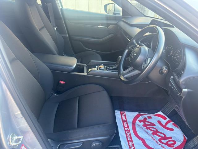 MAZDA3ファストバック 15C 4WD/マツダコネクト/衝突被害軽減ブレーキ/ETC/車検整備付き/アップルあんしんライト保証1年付き/スマートキー/プッシュスタート/レーダークルーズコントロール/(32枚目)