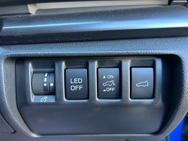 レヴォーグ STIスポーツ EX ブラックインテリアセレクション デジタルコクピット/ハーマンカードンサウンドシステム/11.6インチセンターディスプレイ/純正ナビ/フルセグTV/全方位カメラ/パワーバックドア/パワーシート/シートヒーター/純正18インチアルミ(35枚目)