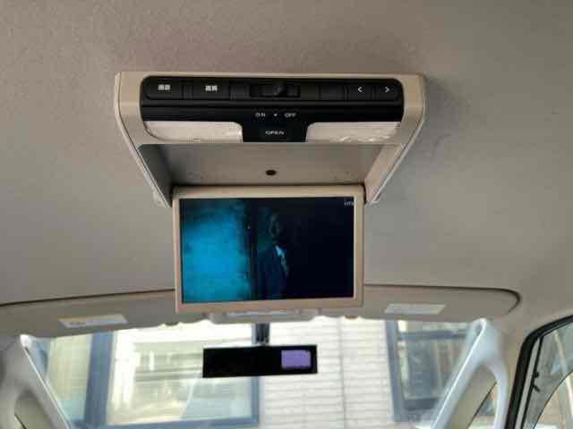 セレナ ハイウェイスター　エアロモード　ＥＴＣ　バックカメラ　ナビ　ＴＶ　クリアランスソナー　両側電動スライドドア　スマートキー　アイドリングストップ　電動格納ミラー　後席モニター　３列シート　ウォークスルー　ＣＶＴ　アルミホイール　ＣＤ（41枚目）