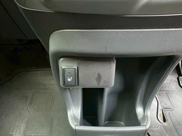 ハスラー Ｇ　４ＷＤ　純正フルセグ　ＳＤナビ　テレビ　ＨＩＤヘッドランプ　レーダーブレーキサポート　スマートキー　プッシュスタート　ＣＤ　ＤＶＤ　シートヒーター　ツートーンカラー　盗難防止装置　横滑り防止装置（35枚目）