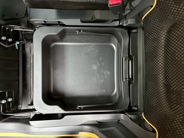 ハスラー Ｇ　４ＷＤ　純正フルセグ　ＳＤナビ　テレビ　ＨＩＤヘッドランプ　レーダーブレーキサポート　スマートキー　プッシュスタート　ＣＤ　ＤＶＤ　シートヒーター　ツートーンカラー　盗難防止装置　横滑り防止装置（46枚目）