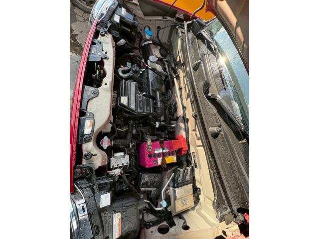 ハスラー Ｇ　４ＷＤ　純正ＳＤナビ　ＨＩＤヘッドランプ　レーダーブレーキサポート　スマートキー　プッシュスタート　シートヒーター　ツートーンカラー　盗難防止装置　横滑り防止装置　アクセル踏み間違い防止装置（6枚目）