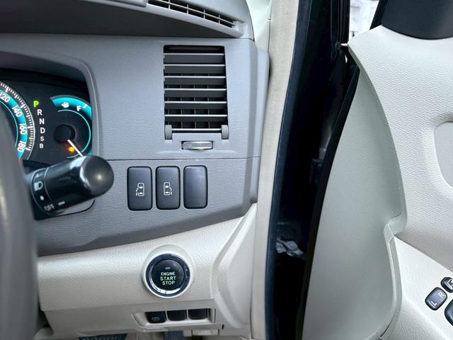 アイシス プラタナリミテッド　純正ＨＤＤナビ　ＴＶ　プッシュスタート　両側スライドドア　バックカメラ　ＥＴＣ　社外エンスタ　前後ドラレコ　スタットレス付き（31枚目）