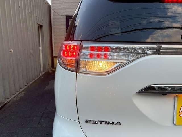 エスティマ アエラス プレミアムエディション 4WD オートクルーズコントロール スライドドア HID スマートキー CVT アルミホイール 盗難防止システム 衝突安全ボディ ABS エアコン パワーステアリング パワーウィンドウ(14枚目)