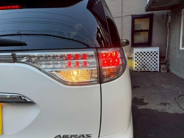 エスティマ アエラス プレミアムエディション 4WD オートクルーズコントロール スライドドア HID スマートキー CVT アルミホイール 盗難防止システム 衝突安全ボディ ABS エアコン パワーステアリング パワーウィンドウ(15枚目)