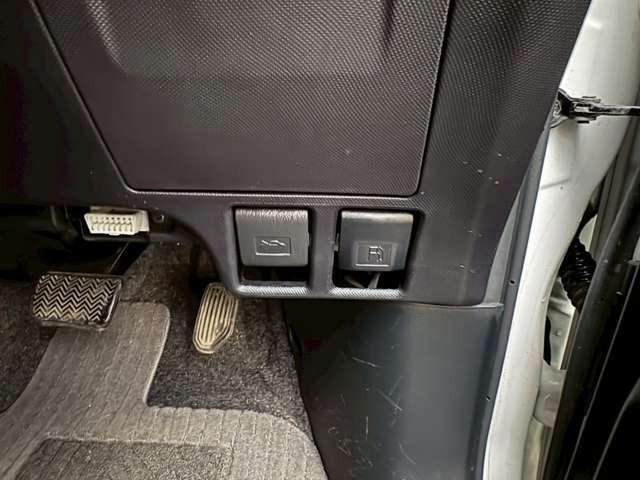 エスティマ アエラス プレミアムエディション 4WD オートクルーズコントロール スライドドア HID スマートキー CVT アルミホイール 盗難防止システム 衝突安全ボディ ABS エアコン パワーステアリング パワーウィンドウ(34枚目)