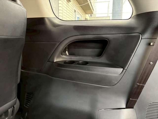 エスティマ アエラス プレミアムエディション 4WD オートクルーズコントロール スライドドア HID スマートキー CVT アルミホイール 盗難防止システム 衝突安全ボディ ABS エアコン パワーステアリング パワーウィンドウ(47枚目)