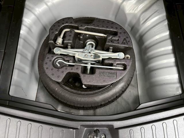 ����؂��ƁA�����ҏ����ł��B���Ѓ��[���\�I���Е����A��^�M���[�����\�ł��B