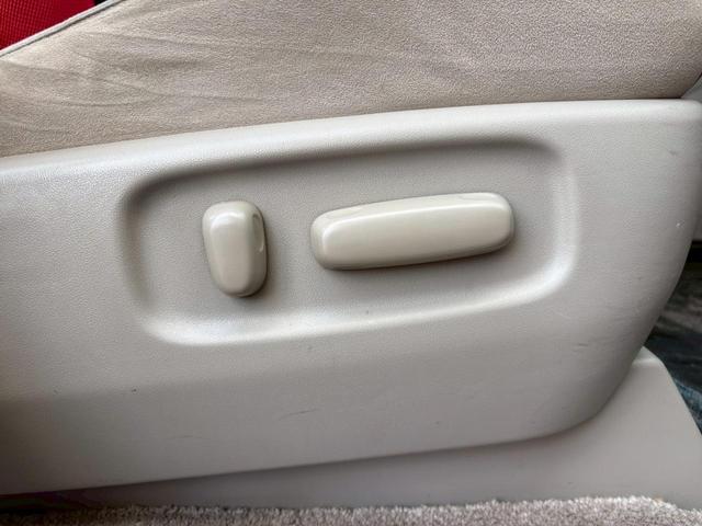 エスティマハイブリッド Ｇ　４ＷＤ　ＥＴＣ　ナビ　ＴＶ　オートクルーズコントロール　両側電動スライドドア　ＨＩＤ　スマートキー　シートヒーター　３列シート　パワーシート　ＣＶＴ　アルミホイール　ＣＤ　ＤＶＤ再生　１００Ｖ電源（68枚目）