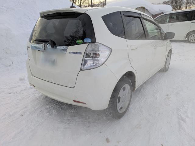 フィットハイブリッド スマートセレクション　ファインスタイル　スマートセレクションファインスタイル　保証付　純正メモリーナビ　バックカメラ　ＴＶ　ＤＶＤ　ＥＴＣ　ＨＩＤ　ＶＳＡ　シ－トヒ－タ－　クルコン　スマ－トキー　盗難防止装置　　ＡＡＣ　Ｗエアバッグ（6枚目）