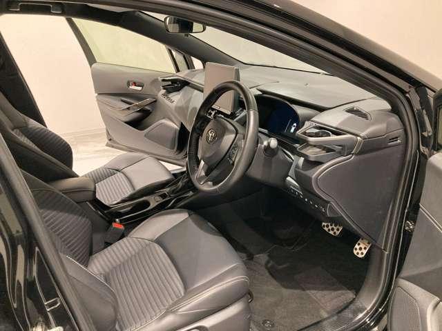 カローラツーリング １．８　ハイブリッド　ＷｘＢ　Ｅ－Ｆｏｕｒ　４ＷＤ（12枚目）