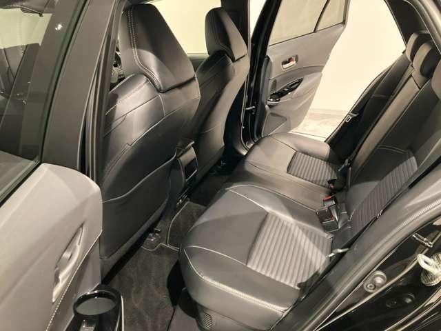 カローラツーリング １．８　ハイブリッド　ＷｘＢ　Ｅ－Ｆｏｕｒ　４ＷＤ（13枚目）