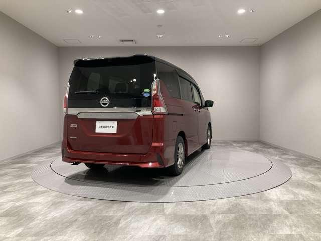 セレナ 2.0 ハイウェイスター VセレクションII 4WD(2枚目)