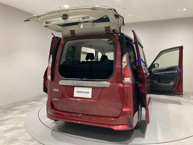 セレナ 2.0 ハイウェイスター VセレクションII 4WD(17枚目)