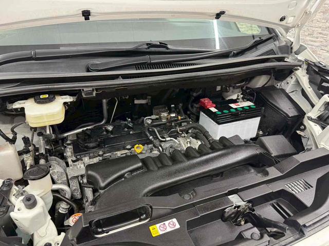 ヴォクシー S-Z 4WD ドライブレコーダー ETC 全周囲カメラ オートクルーズコントロール パークアシスト 衝突被害軽減システム 両側電動スライドドア オートマチックハイビーム オートライト LEDヘッドランプ(24枚目)