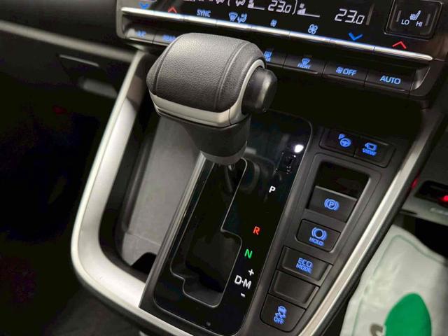 ヴォクシー S-Z 4WD ドライブレコーダー ETC 全周囲カメラ オートクルーズコントロール パークアシスト 衝突被害軽減システム 両側電動スライドドア オートマチックハイビーム オートライト LEDヘッドランプ(37枚目)