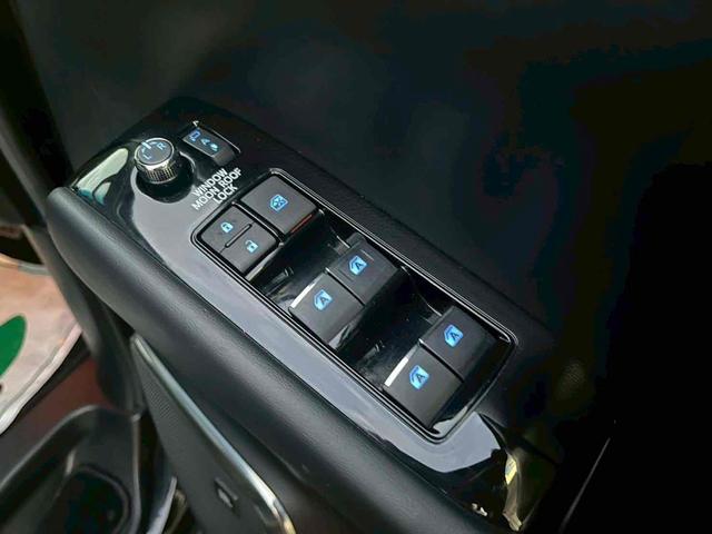 アルファードハイブリッド SR 4WD 全周囲カメラ ナビ TV クリアランスソナー オートクルーズコントロール レーンアシスト 衝突被害軽減システム 両側電動スライドドア オートマチックハイビーム オートライト LEDヘッドランプ(28枚目)