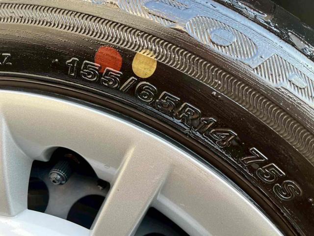 ムーヴキャンバス ストライプスＧ　ＥＴＣ　両側電動スライドドア　ＴＶ　クリアランスソナー　衝突被害軽減システム　オートライト　スマートキー　アイドリングストップ　電動格納ミラー　シートヒーター　ベンチシート　ＣＶＴ　ＥＳＣ　ＣＤ（15枚目）