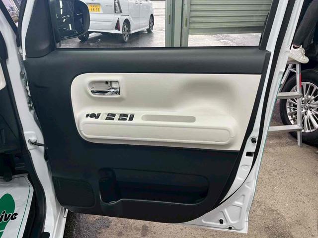 ムーヴキャンバス ストライプスＧ　ＥＴＣ　両側電動スライドドア　ＴＶ　クリアランスソナー　衝突被害軽減システム　オートライト　スマートキー　アイドリングストップ　電動格納ミラー　シートヒーター　ベンチシート　ＣＶＴ　ＥＳＣ　ＣＤ（43枚目）