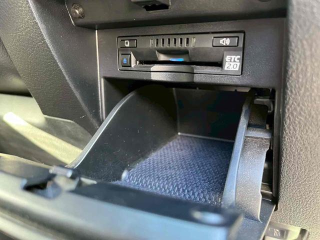 アルファードハイブリッド エグゼクティブラウンジＳ　４ＷＤ　バックカメラ　サイドカメラ　ナビ　ＴＶ　クリアランスソナー　オートクルーズコントロール　レーンアシスト　衝突被害軽減システム　両側電動スライドドア　オートマチックハイビーム　オートライト（26枚目）