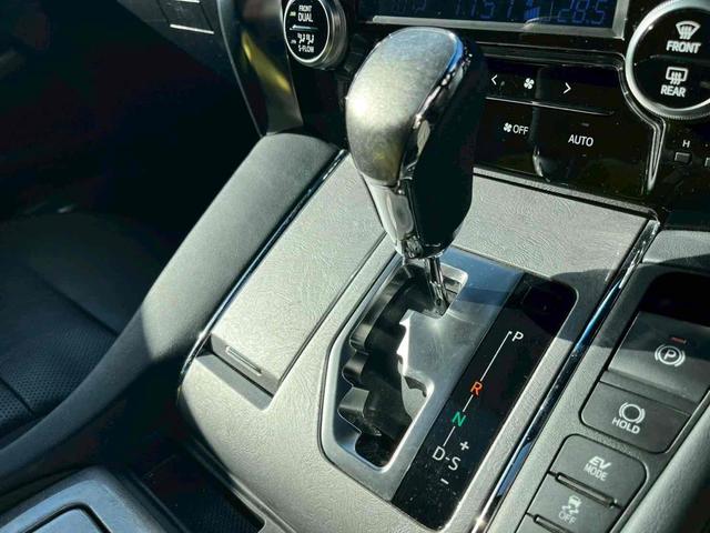 アルファードハイブリッド エグゼクティブラウンジＳ　４ＷＤ　バックカメラ　サイドカメラ　ナビ　ＴＶ　クリアランスソナー　オートクルーズコントロール　レーンアシスト　衝突被害軽減システム　両側電動スライドドア　オートマチックハイビーム　オートライト（28枚目）