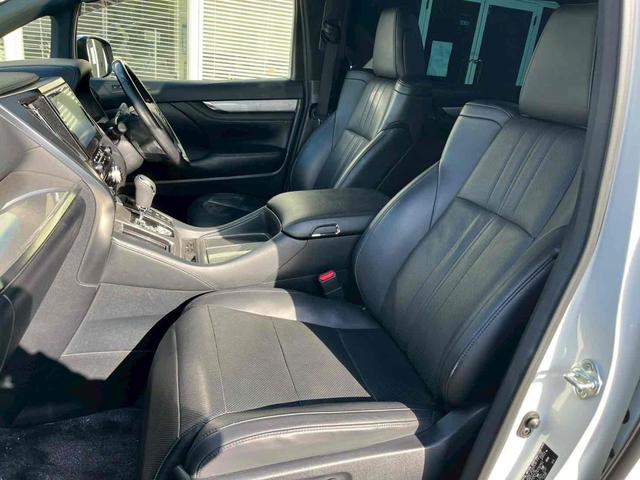 アルファードハイブリッド エグゼクティブラウンジＳ　４ＷＤ　バックカメラ　サイドカメラ　ナビ　ＴＶ　クリアランスソナー　オートクルーズコントロール　レーンアシスト　衝突被害軽減システム　両側電動スライドドア　オートマチックハイビーム　オートライト（32枚目）