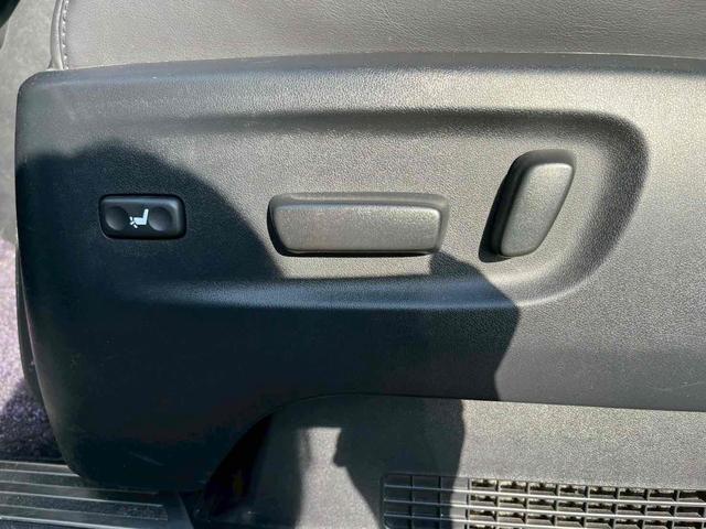 アルファードハイブリッド エグゼクティブラウンジＳ　４ＷＤ　バックカメラ　サイドカメラ　ナビ　ＴＶ　クリアランスソナー　オートクルーズコントロール　レーンアシスト　衝突被害軽減システム　両側電動スライドドア　オートマチックハイビーム　オートライト（34枚目）