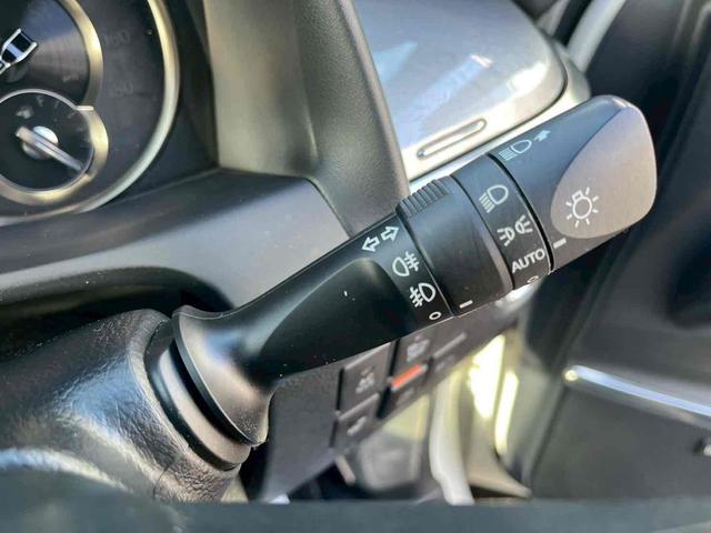 アルファードハイブリッド エグゼクティブラウンジＳ　４ＷＤ　バックカメラ　サイドカメラ　ナビ　ＴＶ　クリアランスソナー　オートクルーズコントロール　レーンアシスト　衝突被害軽減システム　両側電動スライドドア　オートマチックハイビーム　オートライト（38枚目）