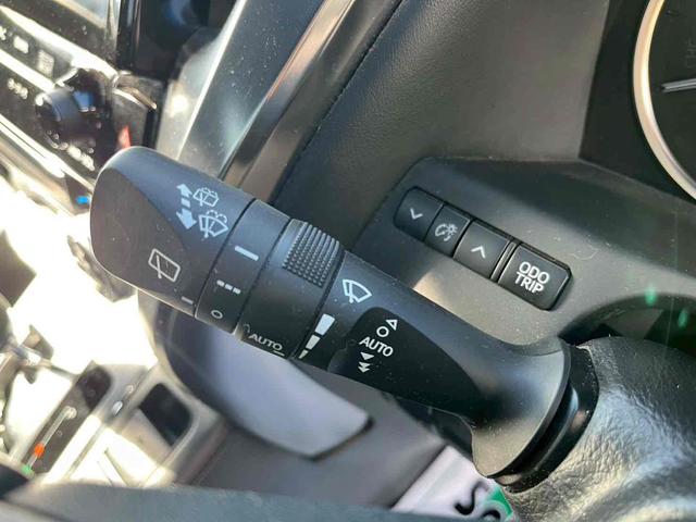 アルファードハイブリッド エグゼクティブラウンジＳ　４ＷＤ　バックカメラ　サイドカメラ　ナビ　ＴＶ　クリアランスソナー　オートクルーズコントロール　レーンアシスト　衝突被害軽減システム　両側電動スライドドア　オートマチックハイビーム　オートライト（39枚目）