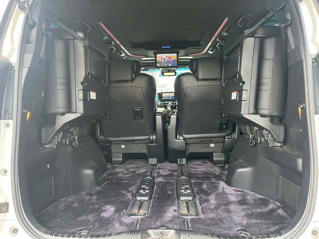 アルファードハイブリッド エグゼクティブラウンジＳ　４ＷＤ　バックカメラ　サイドカメラ　ナビ　ＴＶ　クリアランスソナー　オートクルーズコントロール　レーンアシスト　衝突被害軽減システム　両側電動スライドドア　オートマチックハイビーム　オートライト（76枚目）