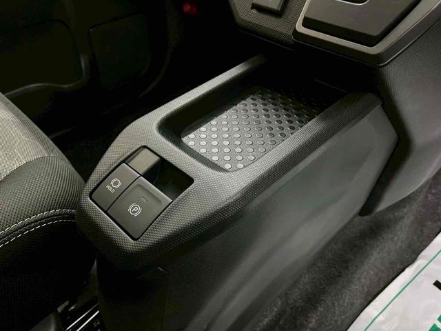 タフト 　４ＷＤ　クリアランスソナー　オートクルーズコントロール　衝突被害軽減システム　オートライト　スマートキー　アイドリングストップ　電動格納ミラー　シートヒーター　サンルーフ　ＣＶＴ　ＥＳＣ（36枚目）