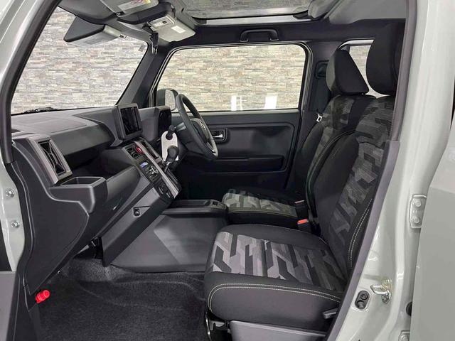 タフト 　４ＷＤ　クリアランスソナー　オートクルーズコントロール　衝突被害軽減システム　オートライト　スマートキー　アイドリングストップ　電動格納ミラー　シートヒーター　サンルーフ　ＣＶＴ　ＥＳＣ（51枚目）