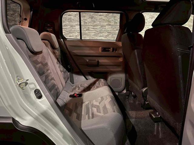 タフト 　４ＷＤ　クリアランスソナー　オートクルーズコントロール　衝突被害軽減システム　オートライト　スマートキー　アイドリングストップ　電動格納ミラー　シートヒーター　サンルーフ　ＣＶＴ　ＥＳＣ（56枚目）