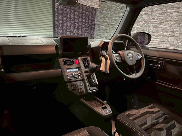 タフト 　４ＷＤ　クリアランスソナー　オートクルーズコントロール　衝突被害軽減システム　オートライト　スマートキー　アイドリングストップ　電動格納ミラー　シートヒーター　サンルーフ　ＣＶＴ　ＥＳＣ（57枚目）