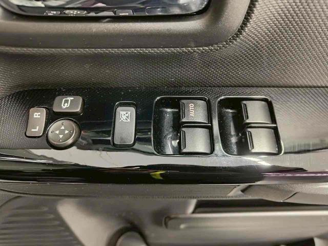 スペーシアカスタム 　両側電動スライドドア　クリアランスソナー　衝突被害軽減システム　オートライト　スマートキー　電動格納ミラー　シートヒーター　ベンチシート　ＣＶＴ　ＥＳＣ　ＣＤ　アルミホイール　Ｂｌｕｅｔｏｏｔｈ（39枚目）