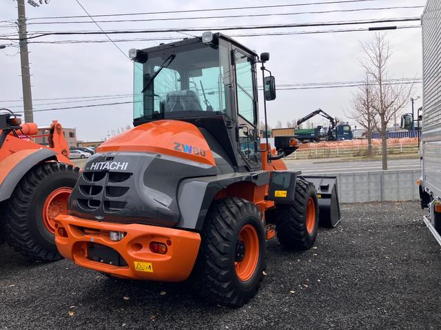 日本 　日立　ＺＷ８０Ｓ－５Ｂ　０．９立米　バケット幅１９９ｃｍ　スノースパイクタイヤ　ダブルヒーター　　ディーゼル（4枚目）