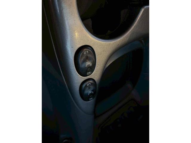 セコイア 4WD 左ハンドル バックカメラ パワーシート サンルーフ ナビ TV アルミホイール キーレスエントリー シートヒーター AT Bluetooth エアコン パワーウィンドウ 運転席エアバッグ(25枚目)