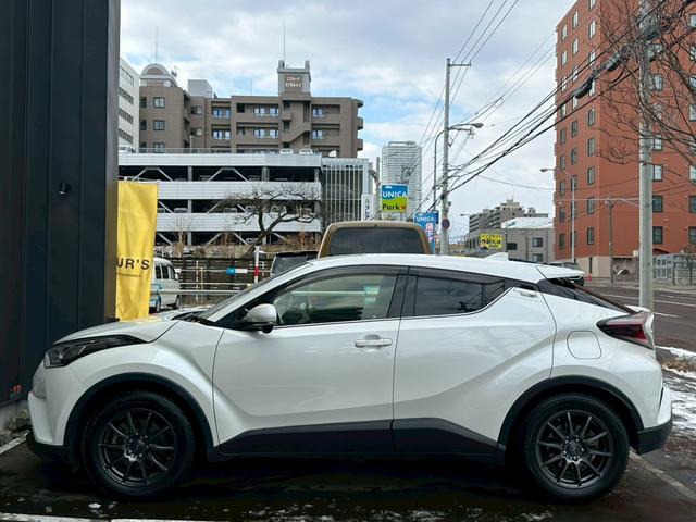 Ｃ－ＨＲ Ｇ－Ｔ　寒冷地仕様　４ＷＤ　ＬＥＤヘッドライト　純正１８インチＡＷ　　ＢＳＭ　ＲＣＴＡ　ＡＣＣ　９インチナビ　バックカメラ　シートヒーター　ＥＴＣ　ドライブレコーダー（45枚目）